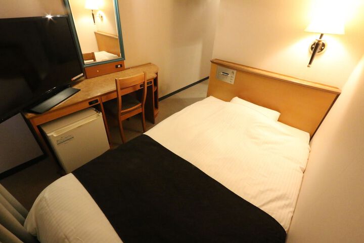 Room 4 of 40