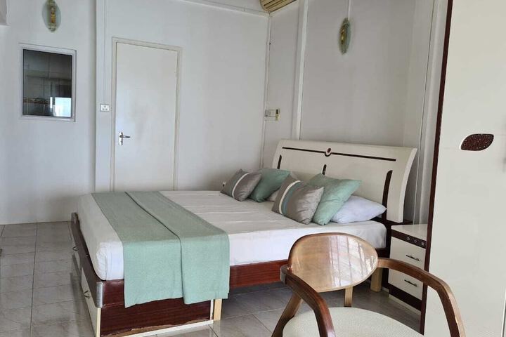 Room 2 of 22