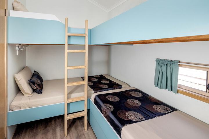 Room 6 of 144