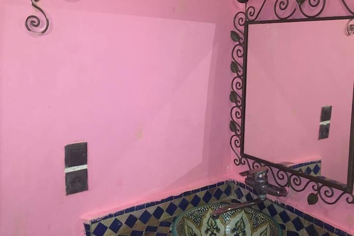 Room 5 of 12