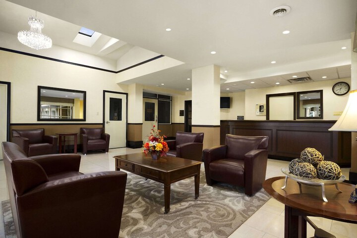 Hotel Interior 4 of 36