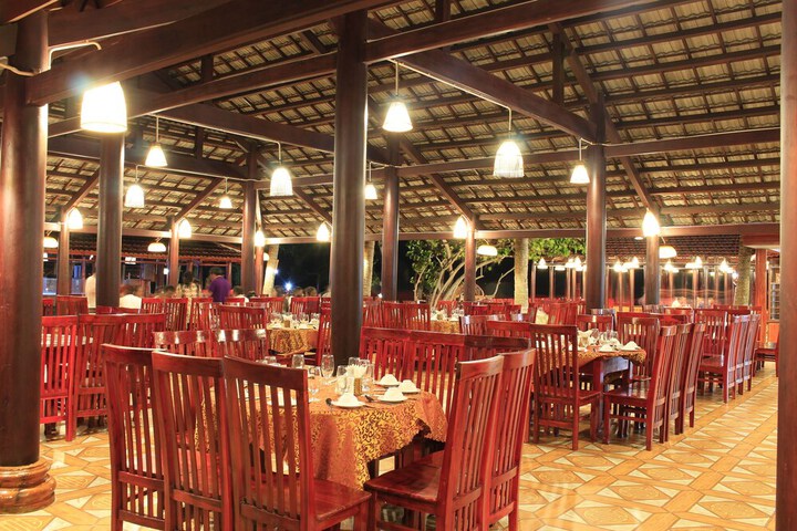 Dining 53 of 127
