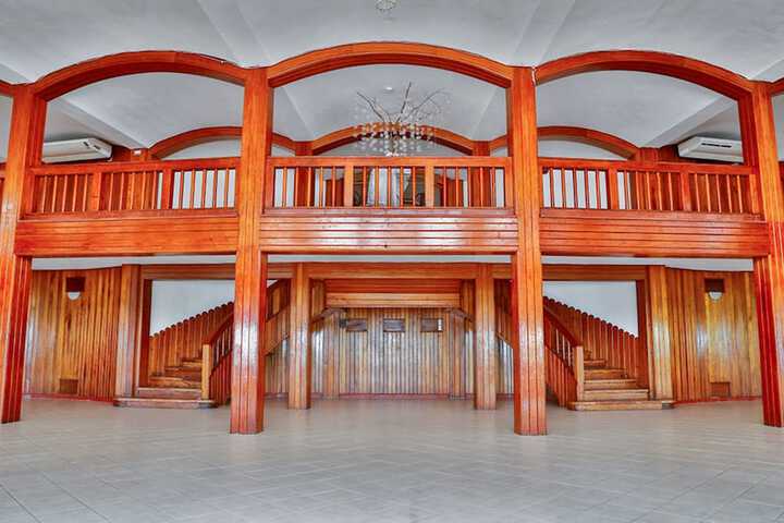 Ballroom/Hall 131 of 182