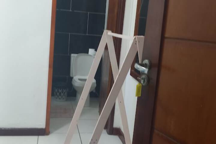 Room 6 of 17