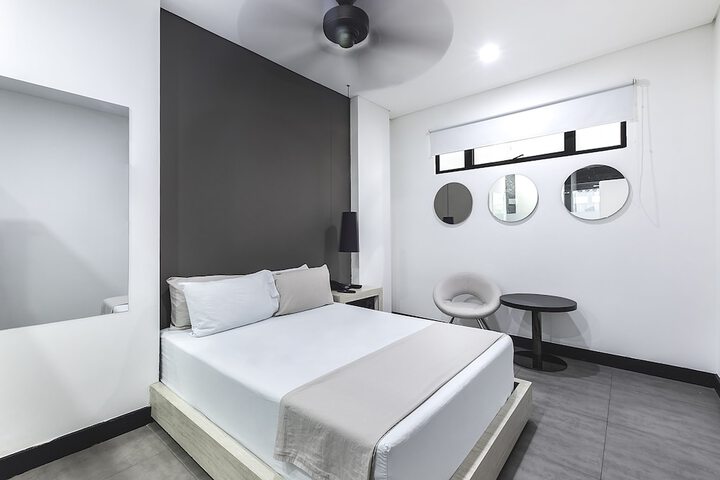 Room 10 of 68