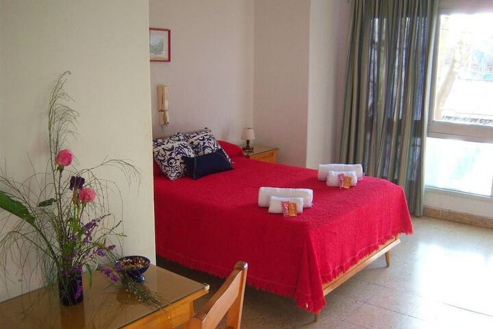 Room 4 of 35
