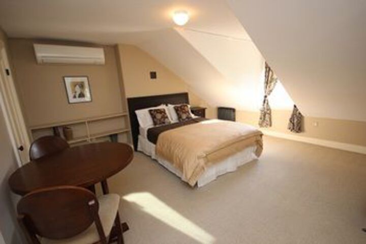 Room 13 of 37