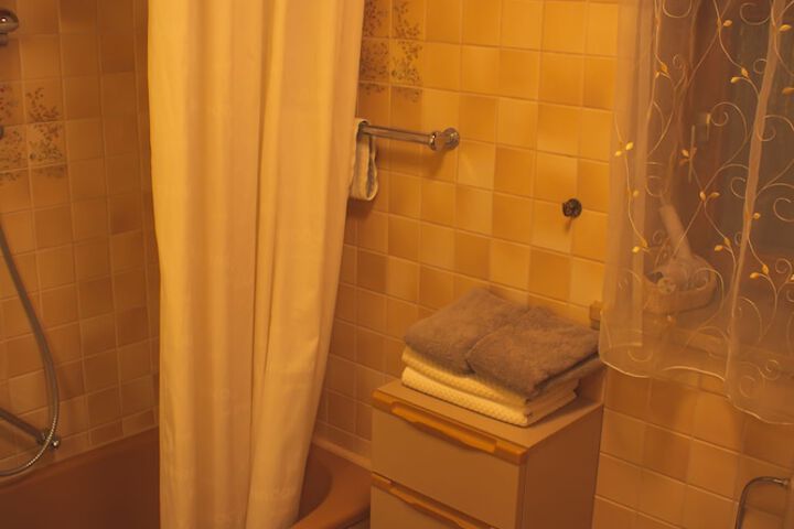 Room 11 of 25