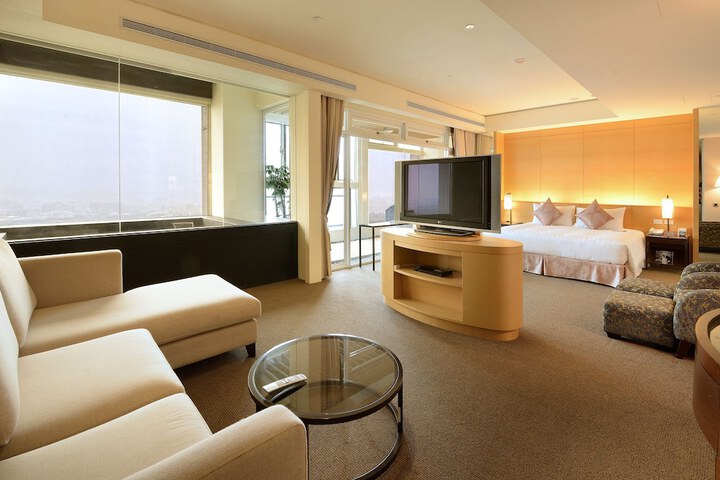 Room 11 of 145