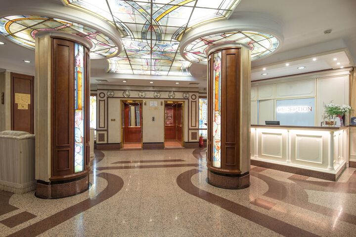 Hotel 2 of 82
