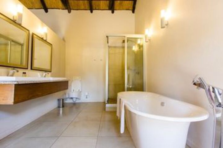 Room 4 of 36