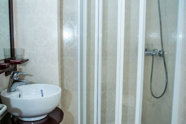Room 20 of 68