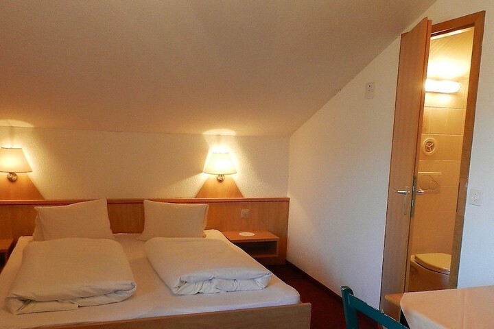 Room 13 of 62