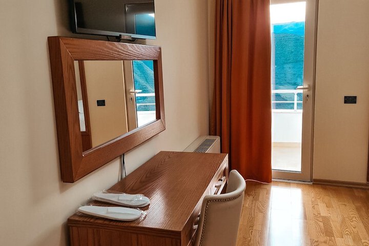 Room 6 of 57