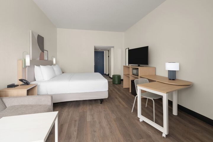 Room 5 of 30