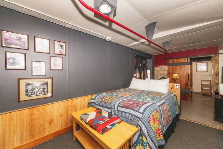Room 8 of 56
