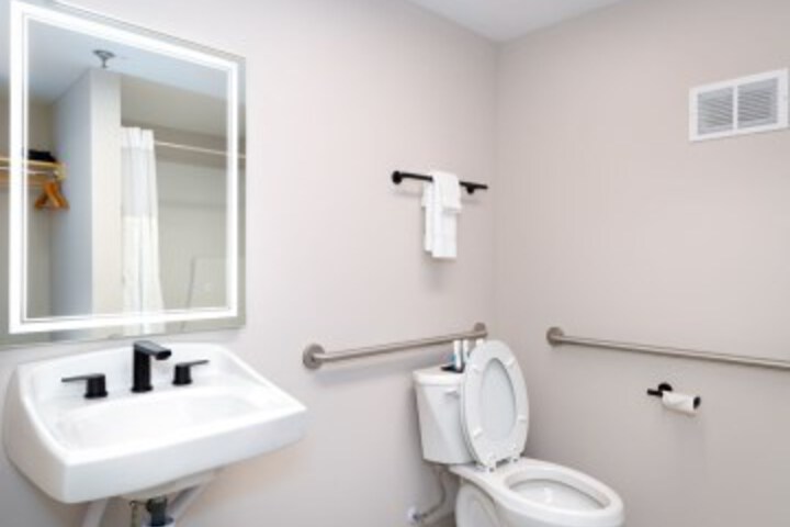 Room 15 of 23