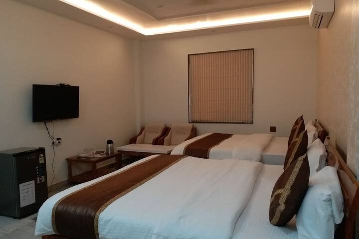 Room 9 of 60