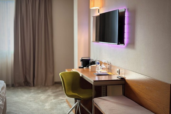 Room 25 of 93
