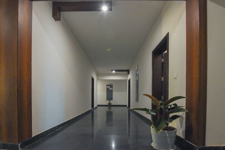 Hotel Interior 5 of 73