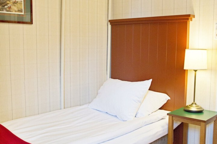 Room 6 of 56
