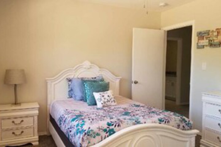 Room 2 of 16