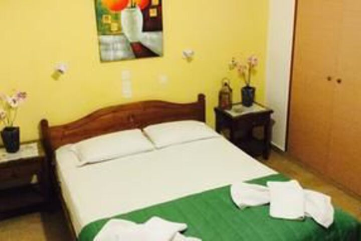 Room 5 of 10