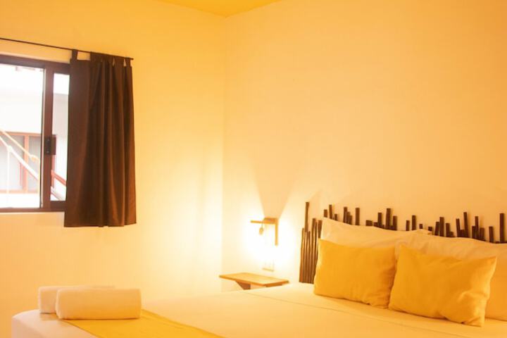 Room 27 of 83