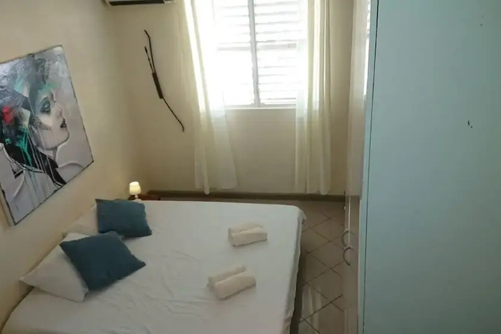Room 3 of 18