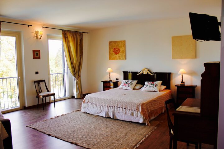 Room 6 of 47