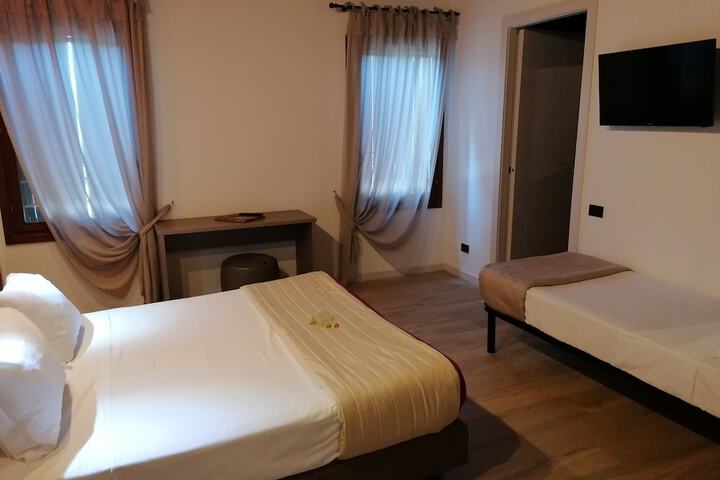 Room 18 of 78