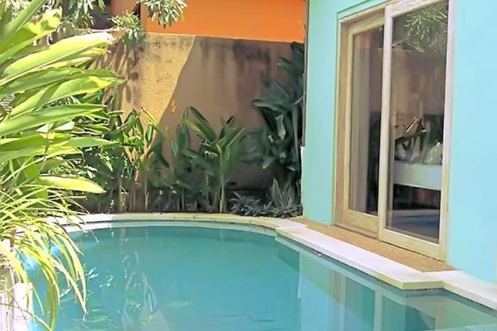 Hotel with Pool