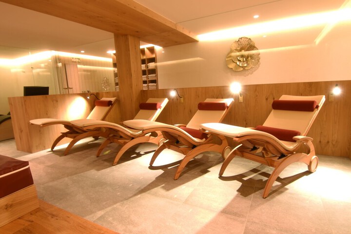Spa 44 of 58