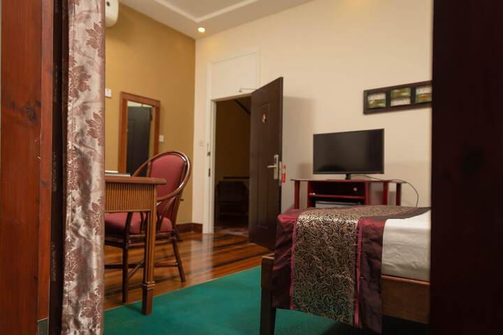 Room 40 of 87