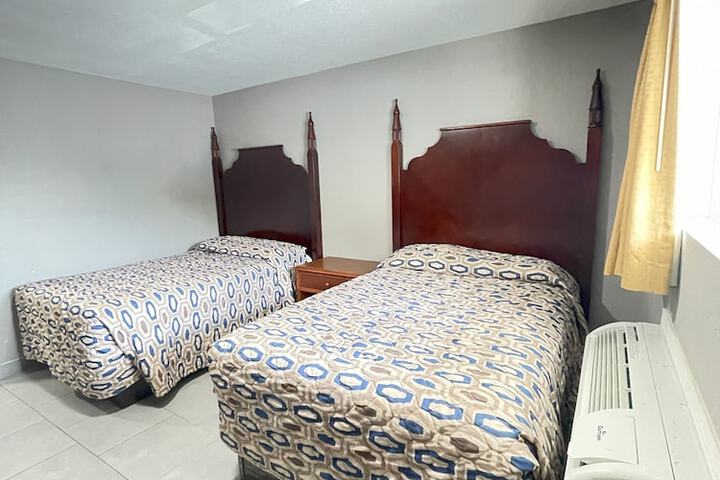 Room 10 of 19