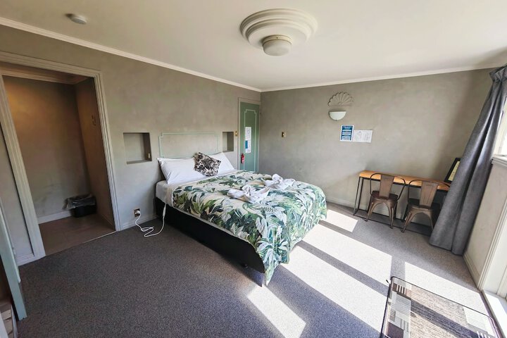 Room 5 of 70