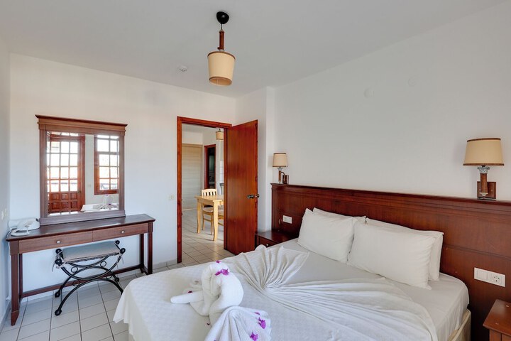 Room 4 of 72