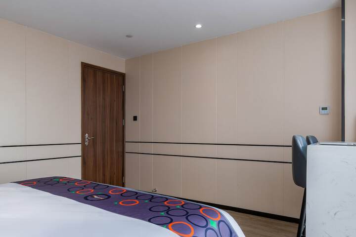Room 22 of 56