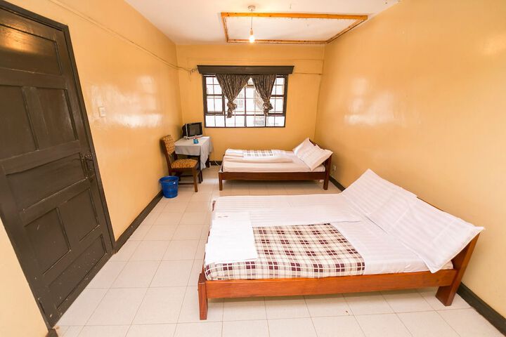Room 6 of 11