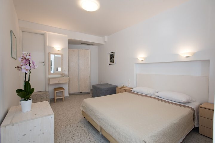 Room 11 of 42