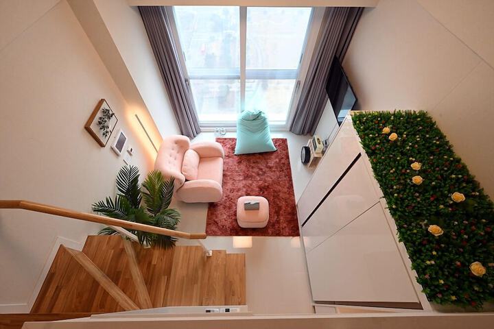 Room 10 of 15