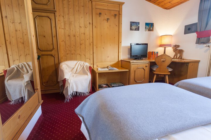 Room 10 of 62