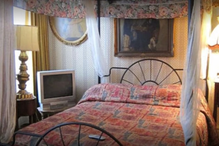 Room 19 of 44
