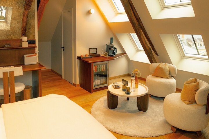 Room 4 of 45