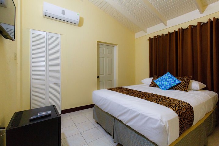 Room 13 of 39