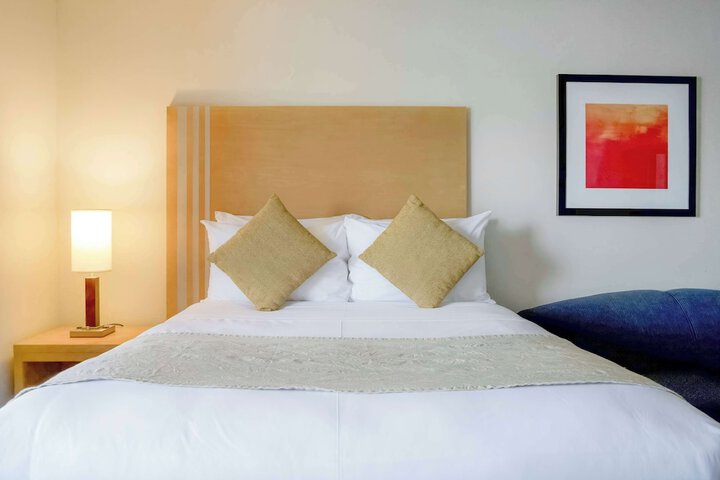 Room 12 of 60