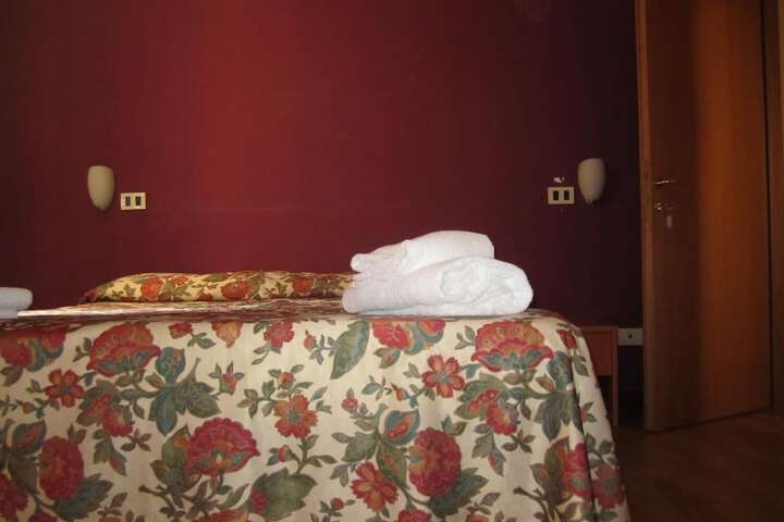 Room 12 of 36