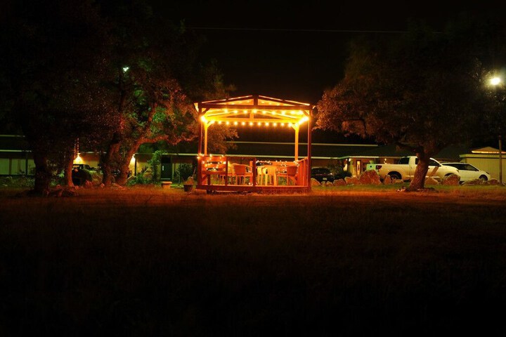 Hotel Exterior 34 of 40