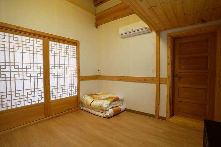 Room 7 of 73