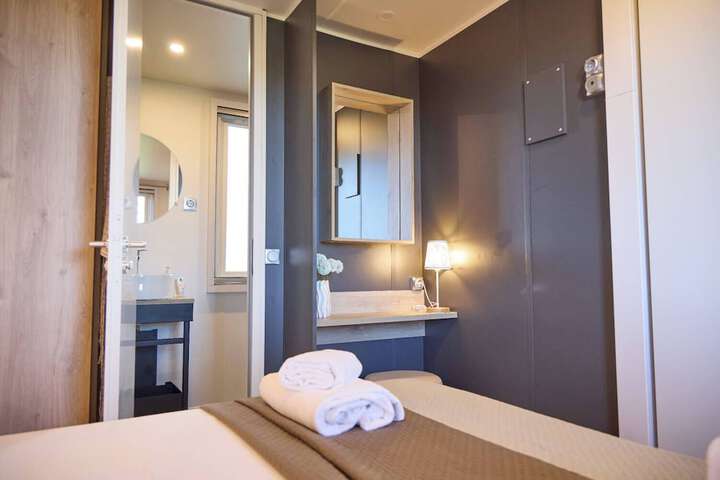 Room 98 of 190